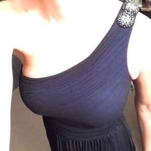 Cache one shoulder, floor length gown 🌟